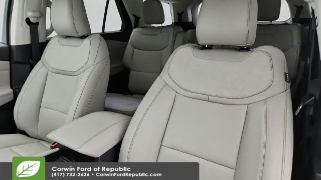New 2026 Ford Explorer Active w/ Active Comfort Package AWD/4WD image 12