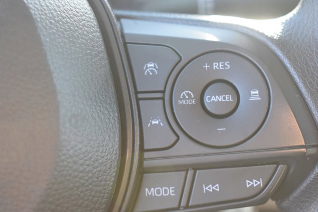 Used 2025 Toyota Corolla LE image 20