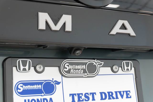 Used 2025 Nissan Armada Platinum Reserve AWD/4WD image 16