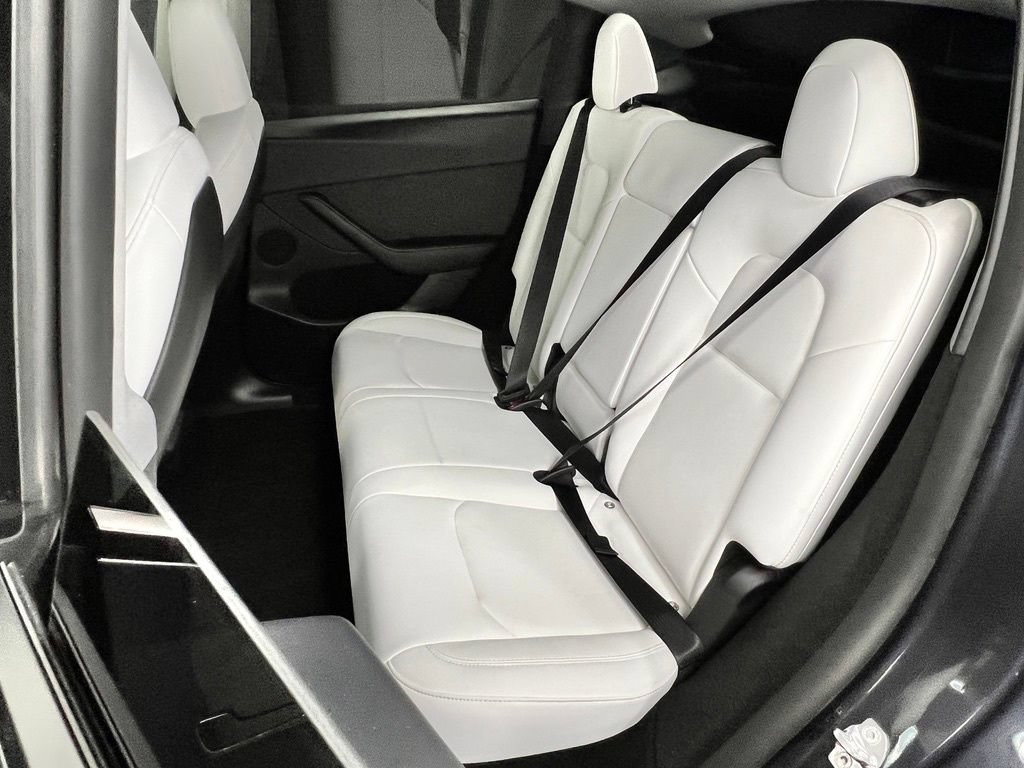 Used 2024 Tesla Model Y Performance AWD/4WD image 16