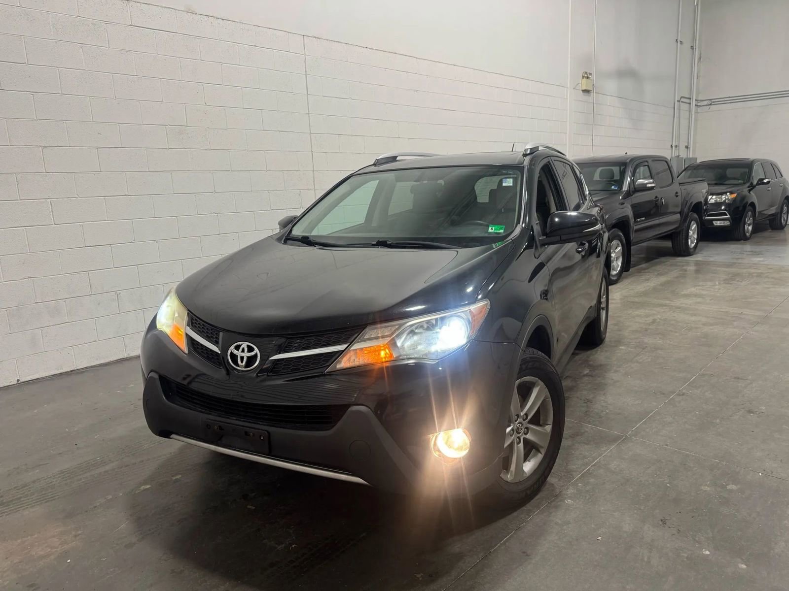 Used 2015 Toyota RAV4 XLE image 2