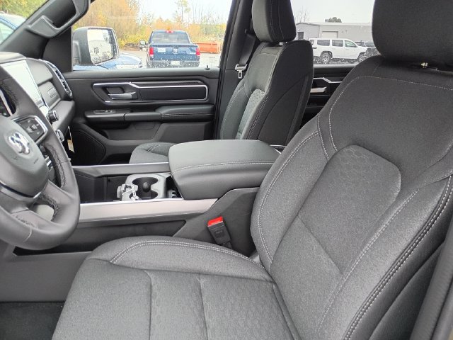 New 2027 RAM 1500 4x4 Crew Cab image 12