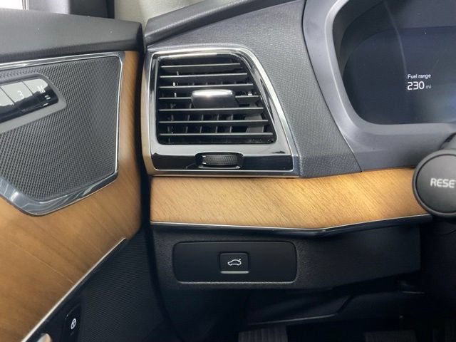 Certified 2025 Volvo XC90 B5 Plus w/ Protection Package AWD/4WD image 25