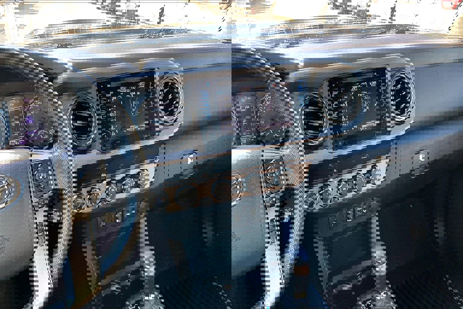 Used 2019 Toyota Tacoma TRD Sport image 6