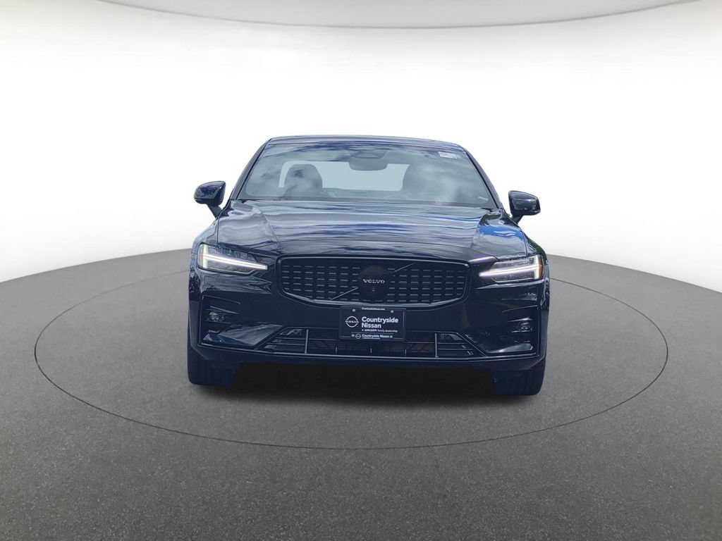 Used 2024 Volvo S60 B5 Plus w/ Climate Package FWD image 2