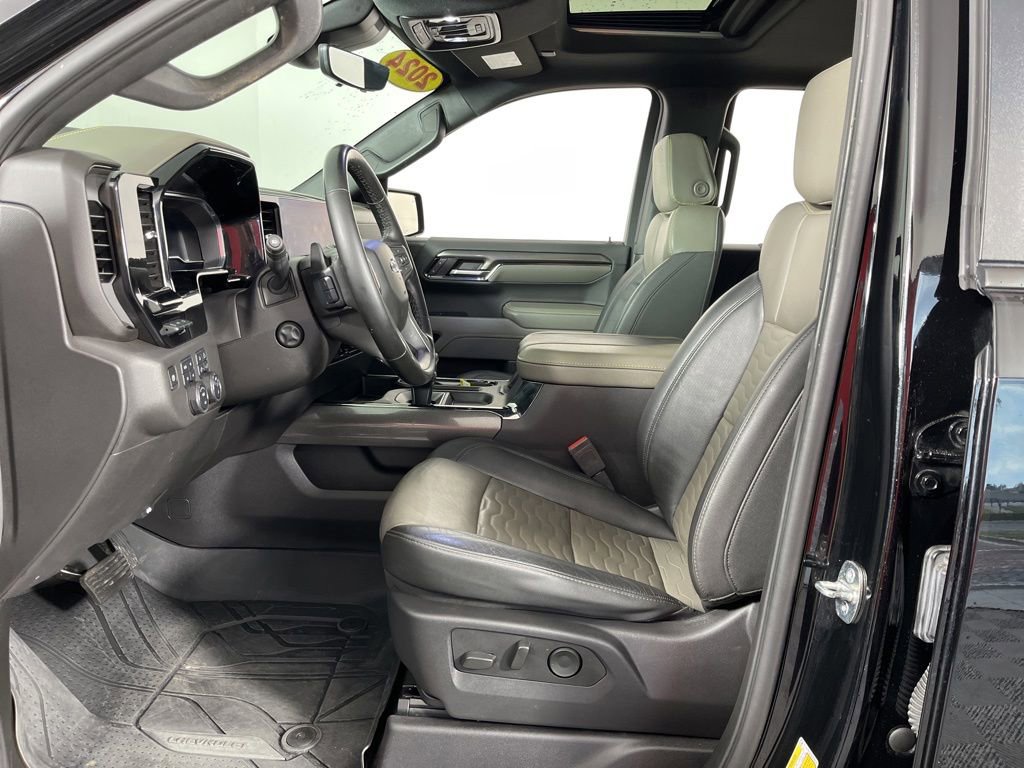 Used 2024 Chevrolet Silverado 1500 ZR2 w/ Technology Package AWD/4WD image 23