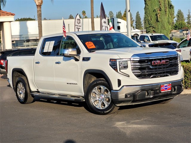 Used 2024 GMC Sierra 1500 SLT image 2