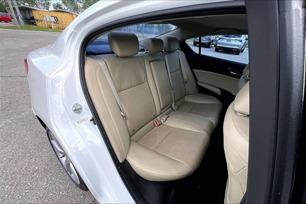 Used 2013 Acura ILX w/ Premium Package FWD image 36