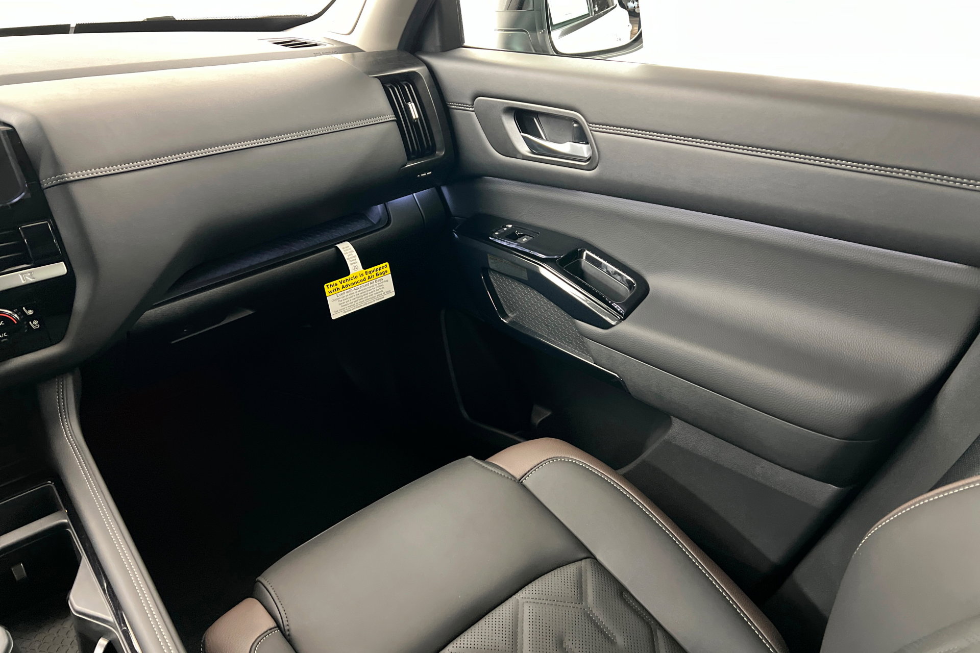 New 2026 Nissan Pathfinder Platinum image 10