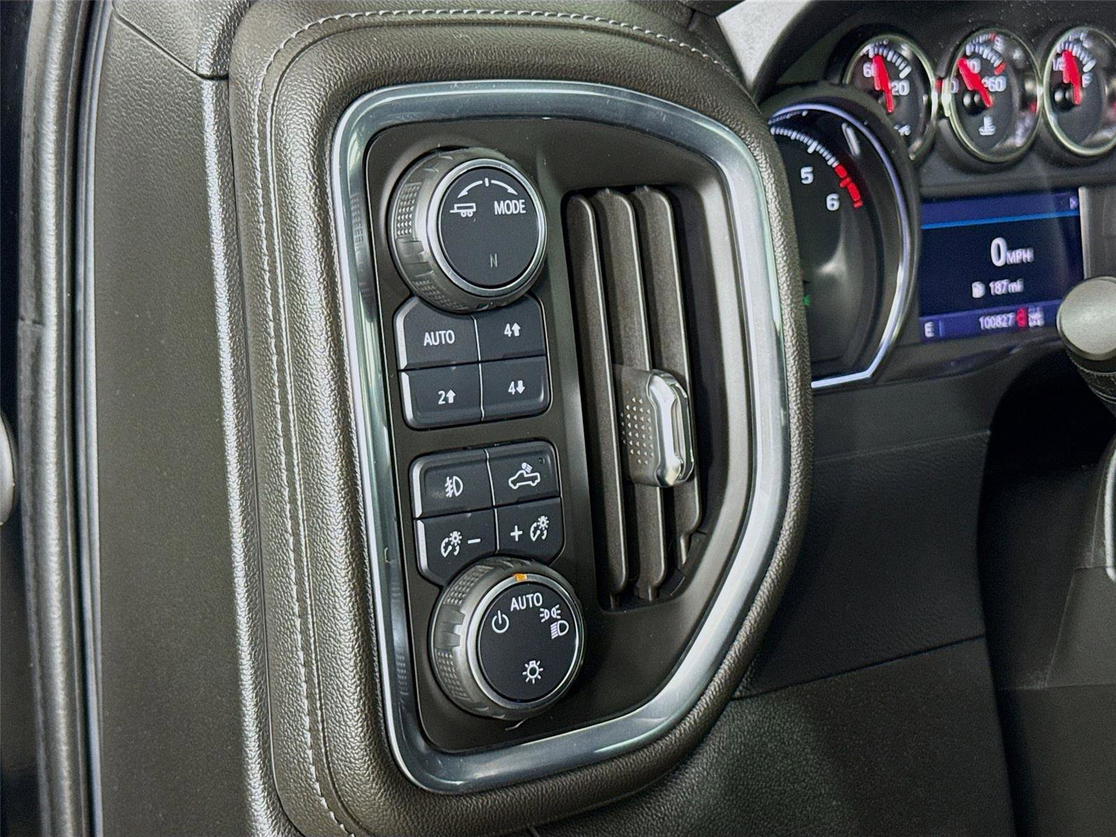 Used 2020 Chevrolet Silverado 1500 LT Trail Boss AWD/4WD image 12