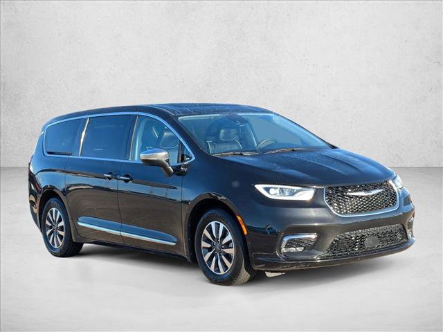 Used 2023 Chrysler Pacifica Limited video 3