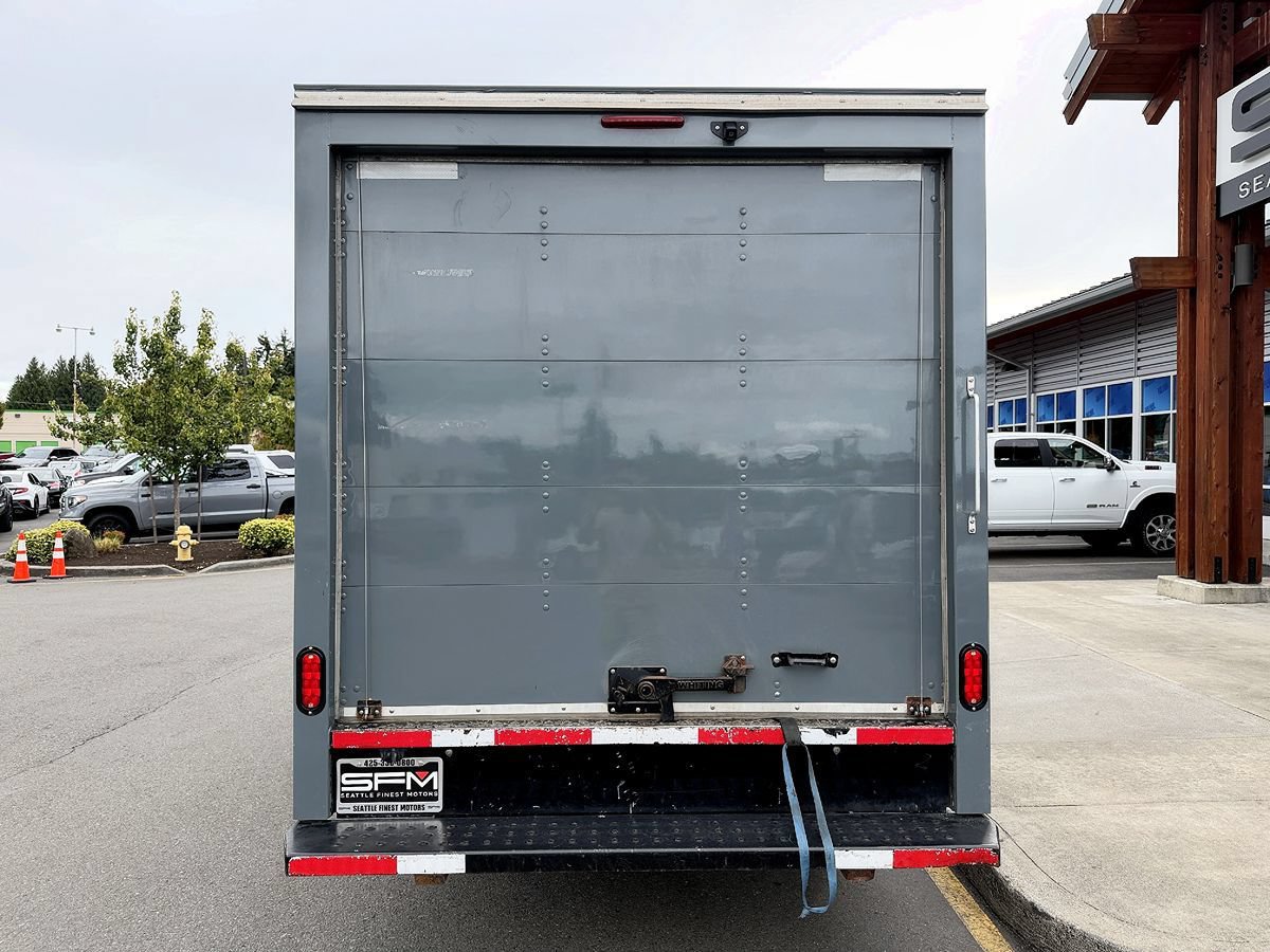 Used 2019 GMC Savana 3500 w/ Driver Convenience Package RWD image 10