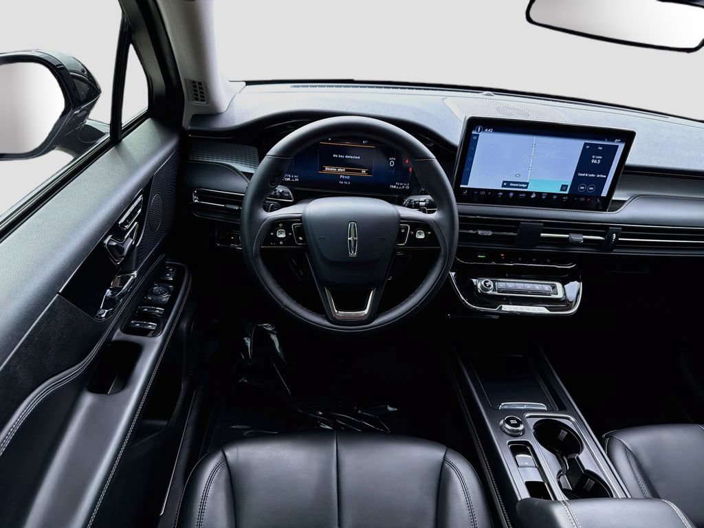 Used 2024 Lincoln Corsair AWD image 24
