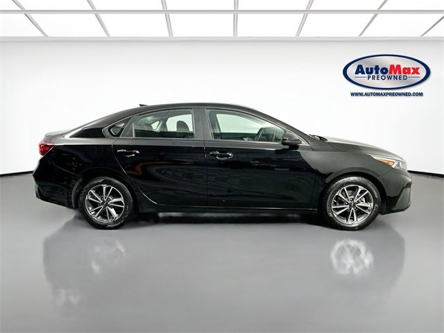 Used 2023 Kia Forte LXS image 9