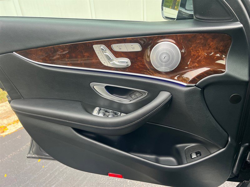 Used 2017 Mercedes-Benz E 300 4MATIC image 25