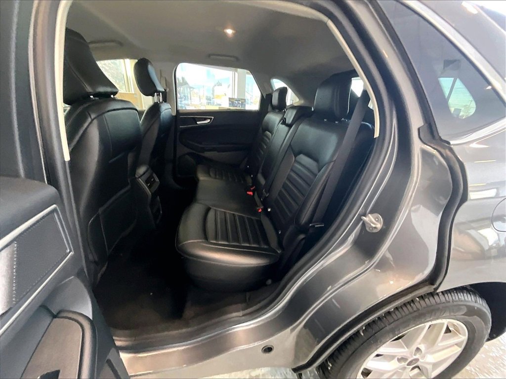 Used 2023 Ford Edge SEL image 15