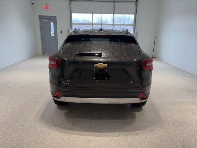 New 2026 Chevrolet Trax LT w/ Driver Confidence Package FWD image 5