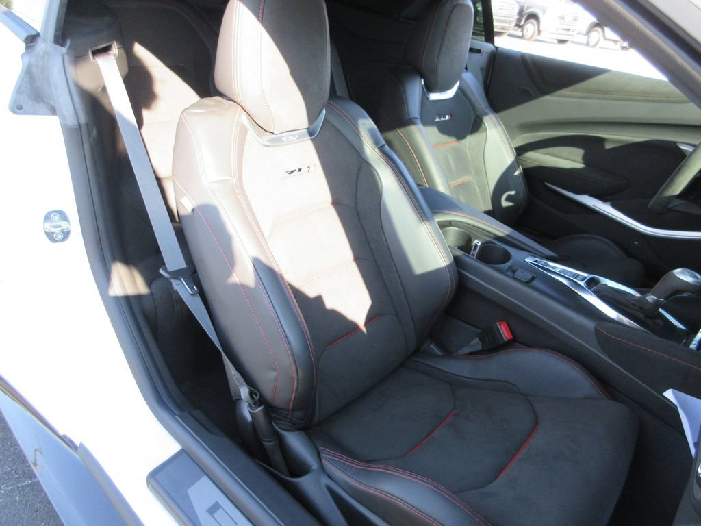 Certified 2022 Chevrolet Camaro ZL1 RWD image 22