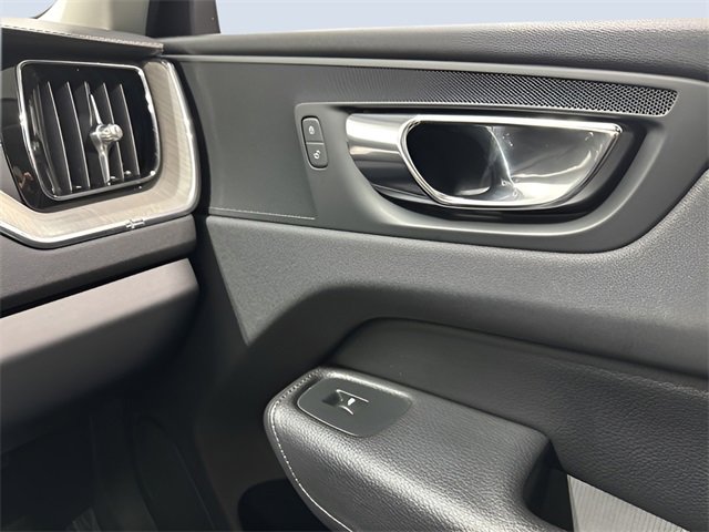 Used 2018 Volvo XC60 T6 Inscription w/ Convenience Package image 33