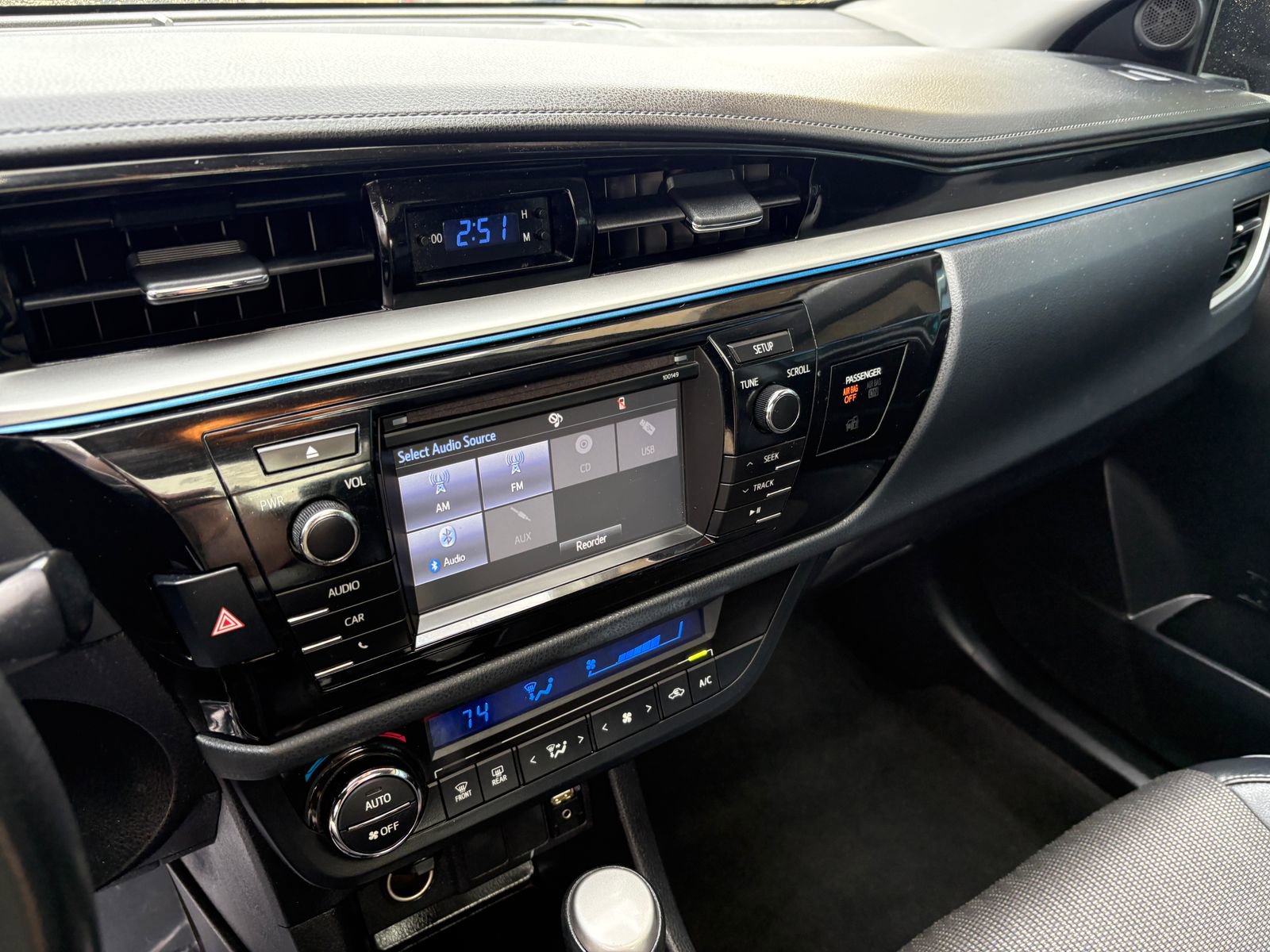 Used 2015 Toyota Corolla S FWD image 24