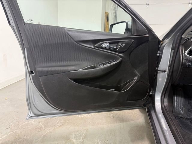 Used 2024 Chevrolet Malibu LT image 9