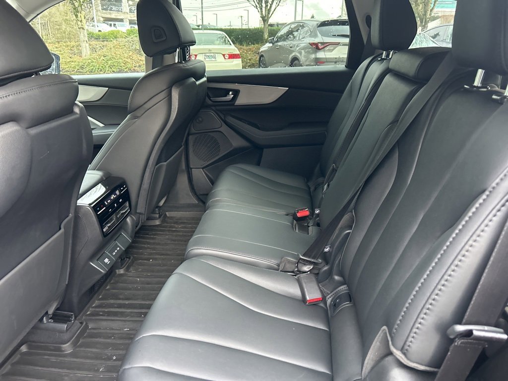 Used 2025 Acura MDX SH-AWD image 11