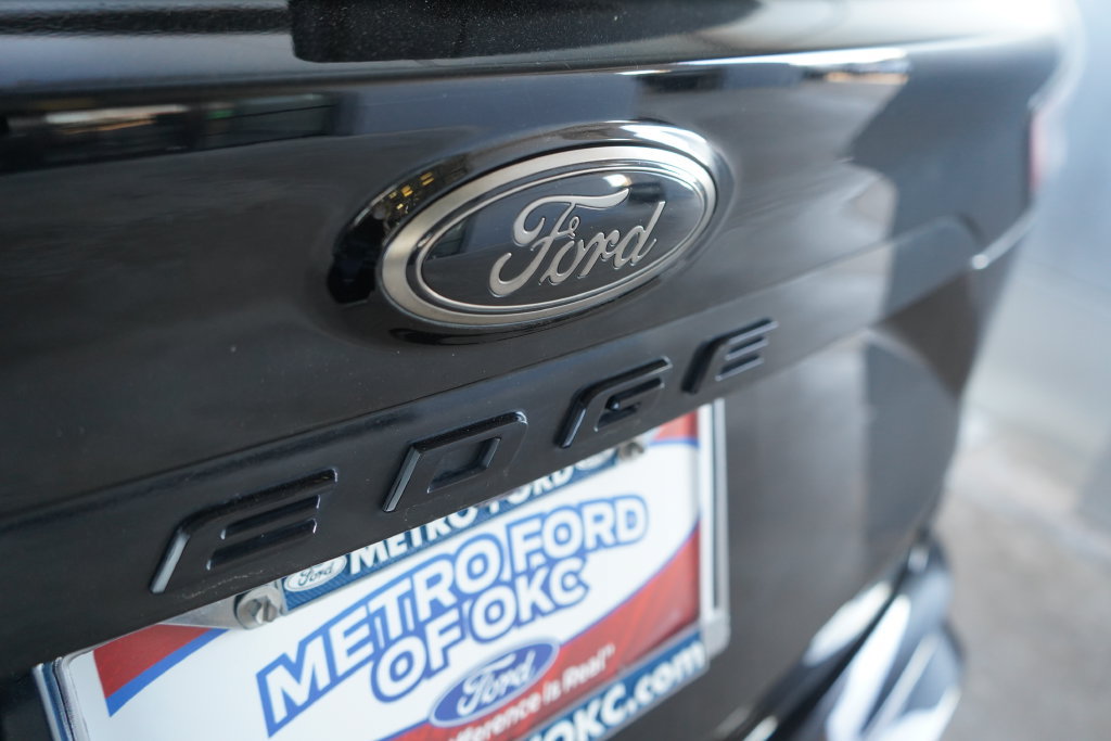 Certified 2024 Ford Edge SE w/ Black Appearance Package AWD/4WD image 6