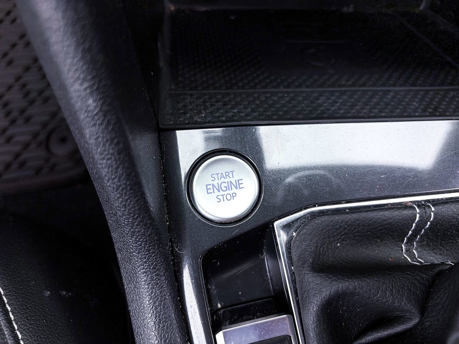 Used 2022 Volkswagen Tiguan SE image 23