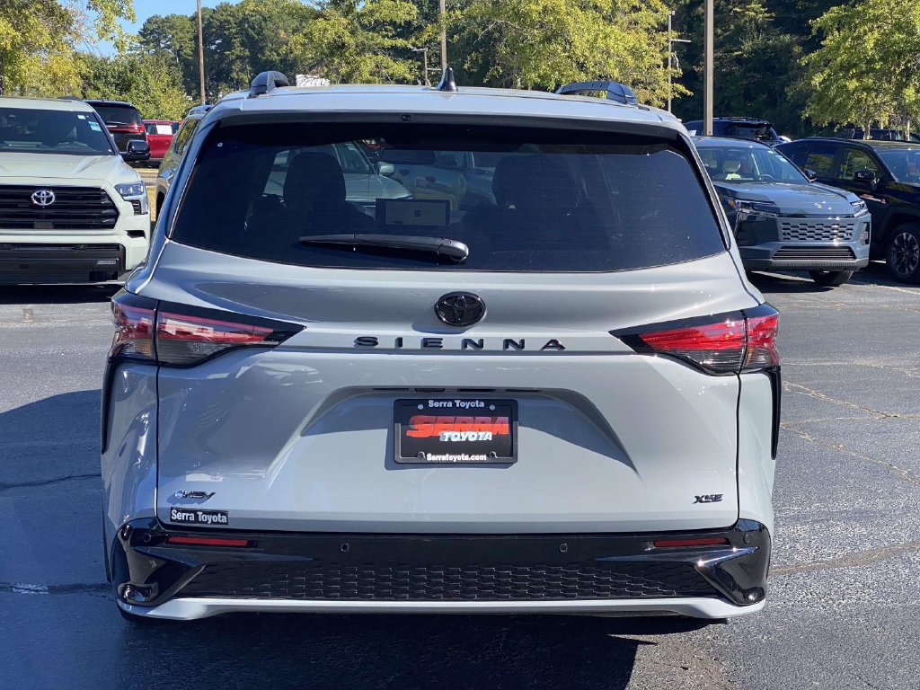 New 2026 Toyota Sienna XSE FWD image 4