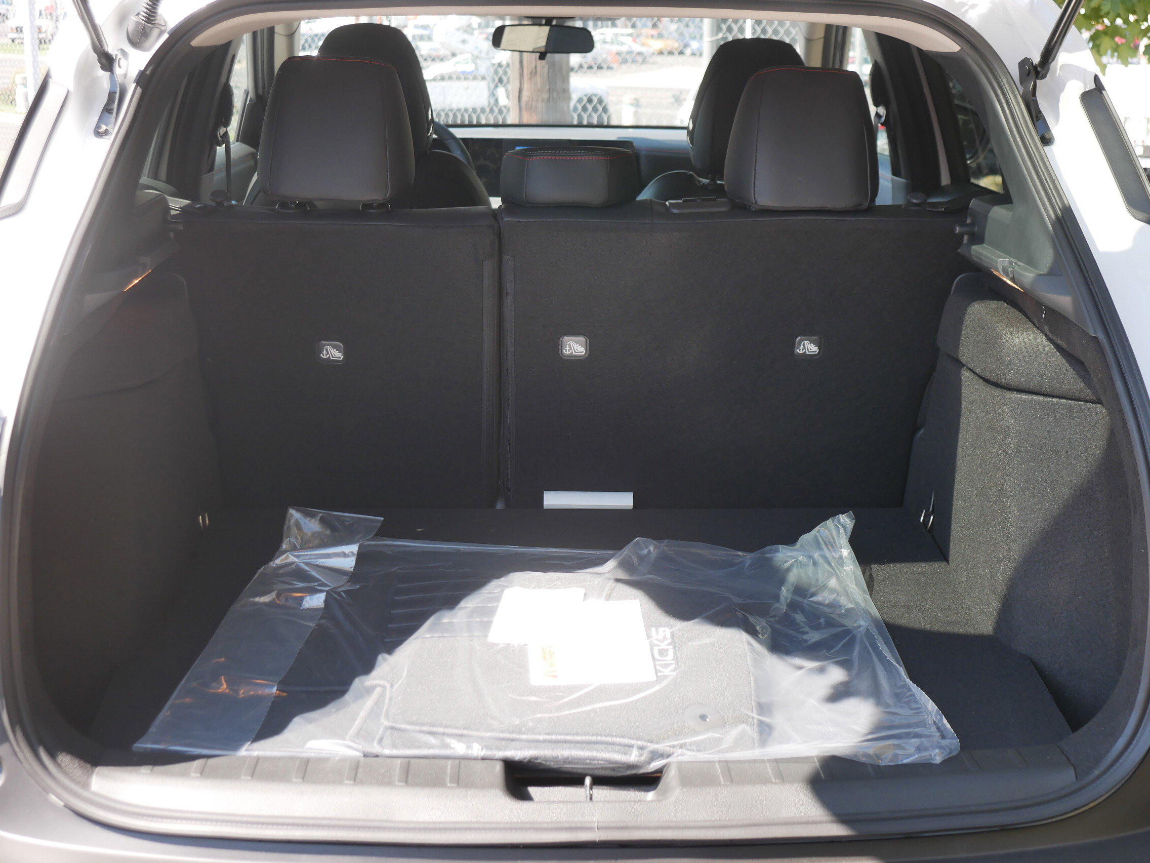 New 2025 Nissan Kicks SR w/ SR Premium Package image 21