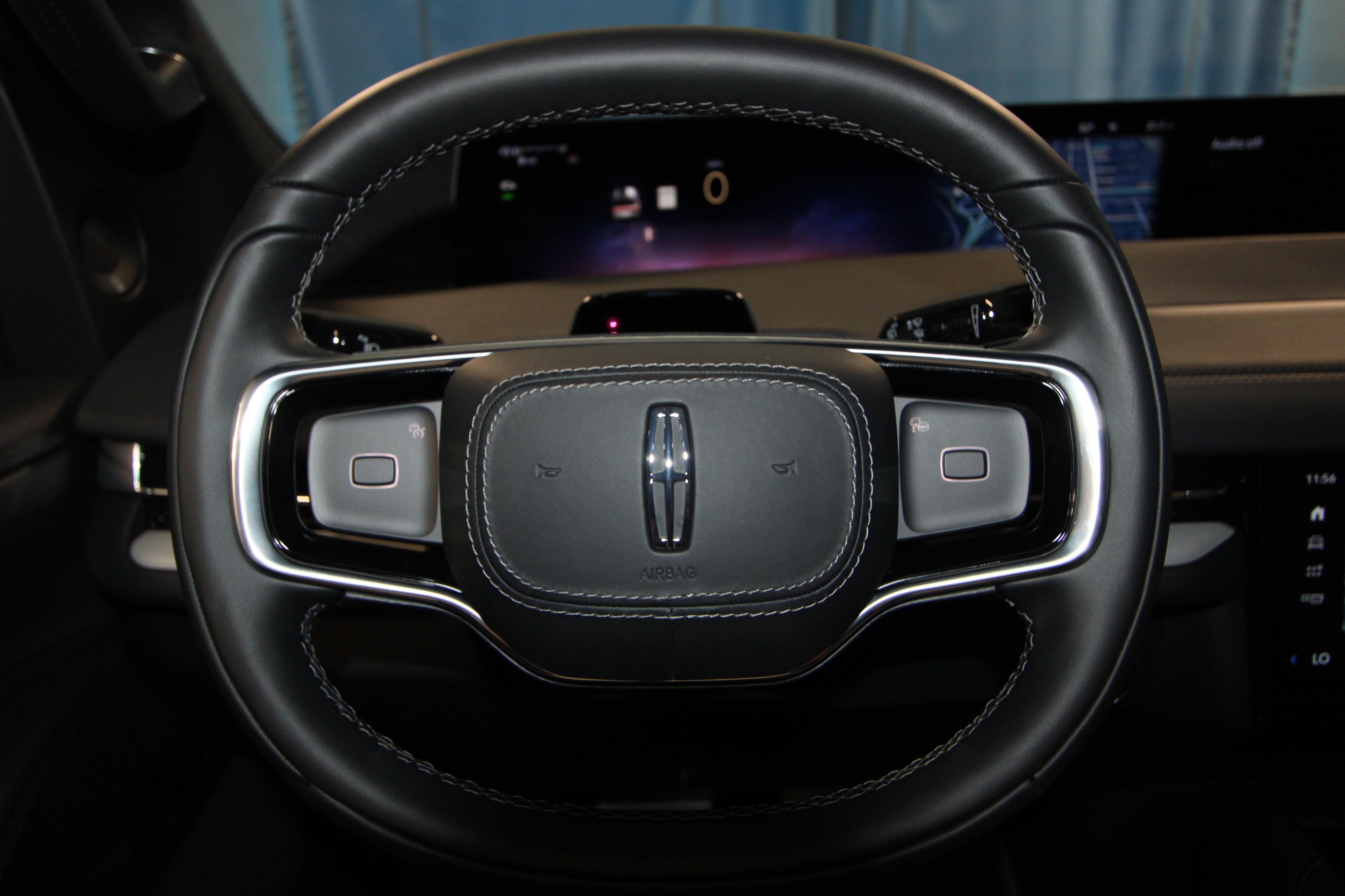 New 2026 Lincoln Navigator L Reserve w/ Jet Appearance Package AWD/4WD image 9