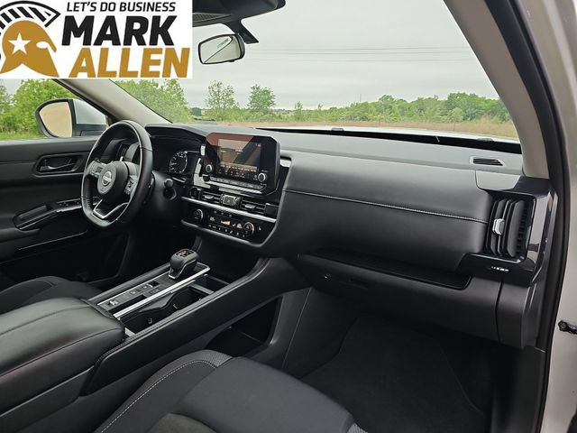 Used 2025 Nissan Pathfinder SV FWD image 28