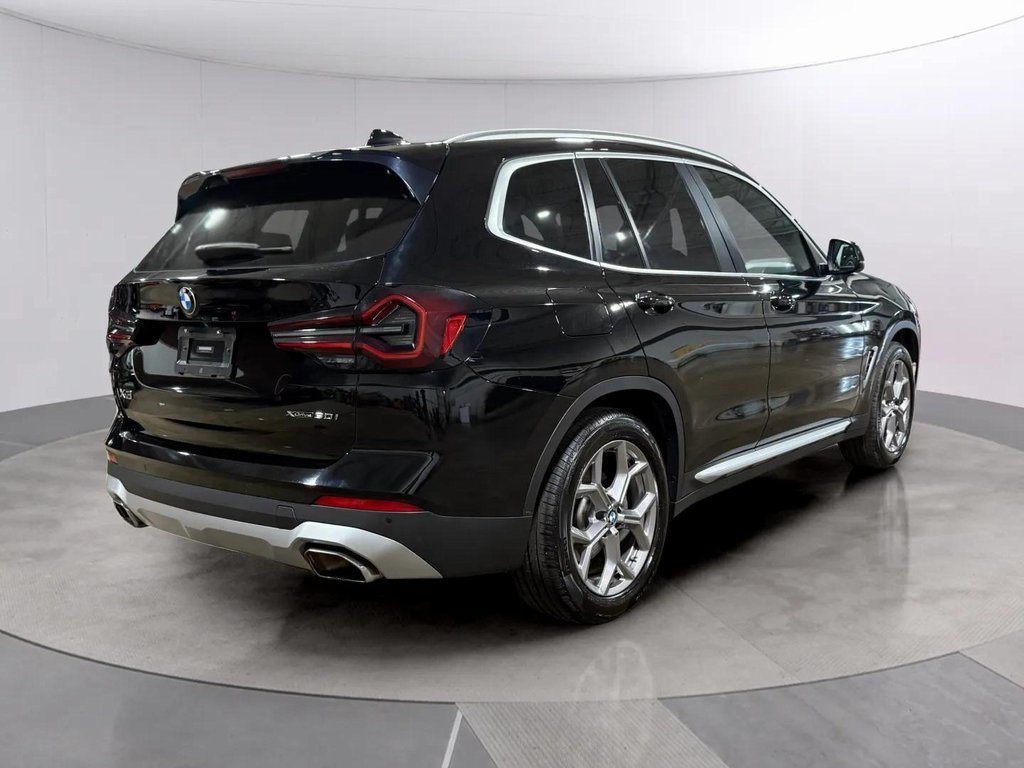 Used 2022 BMW X3 xDrive30i AWD/4WD image 3