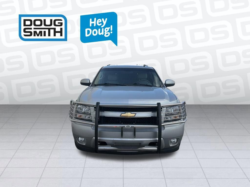 Used 2011 Chevrolet Suburban LT w/ Luxury Package image 2