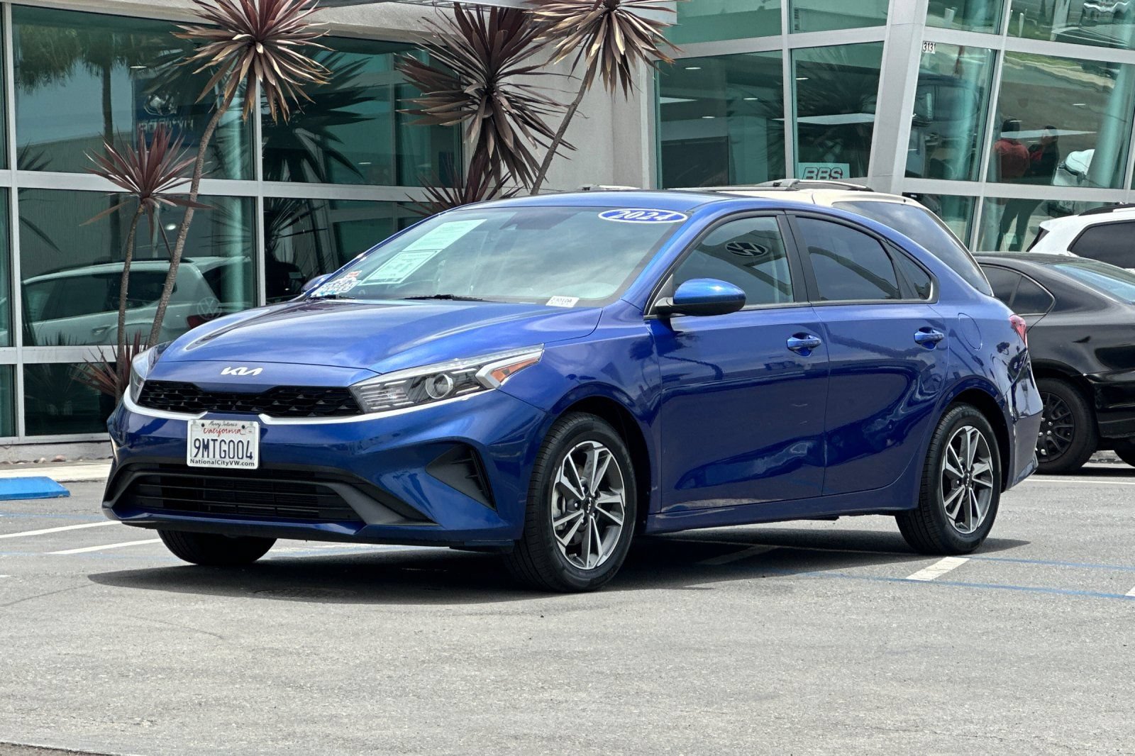 Used 2024 Kia Forte LXS FWD image 8