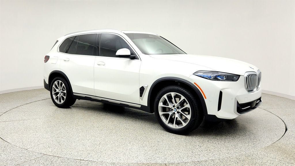 Used 2026 BMW X5 xDrive40i w/ Premium Package AWD/4WD image 3