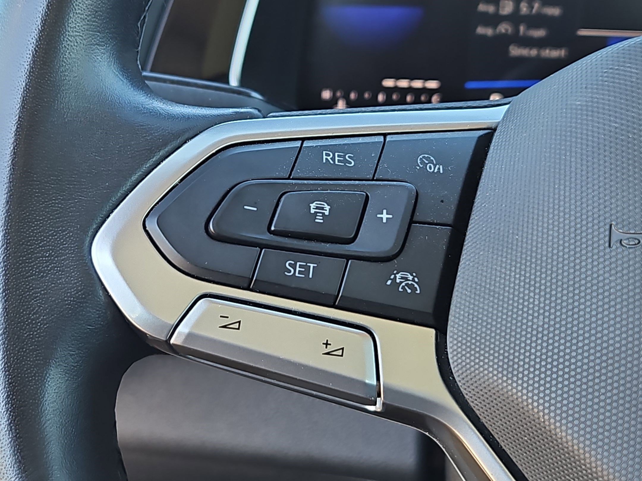 Used 2024 Volkswagen Jetta SE image 18