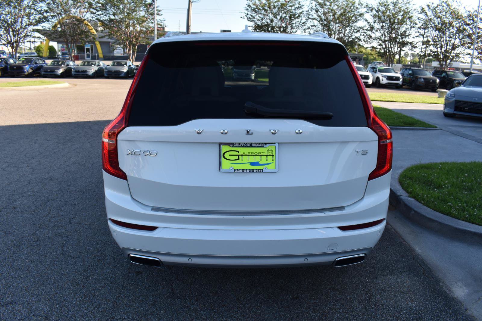 Used 2021 Volvo XC90 T5 Momentum w/ Protection Package Premier FWD image 12