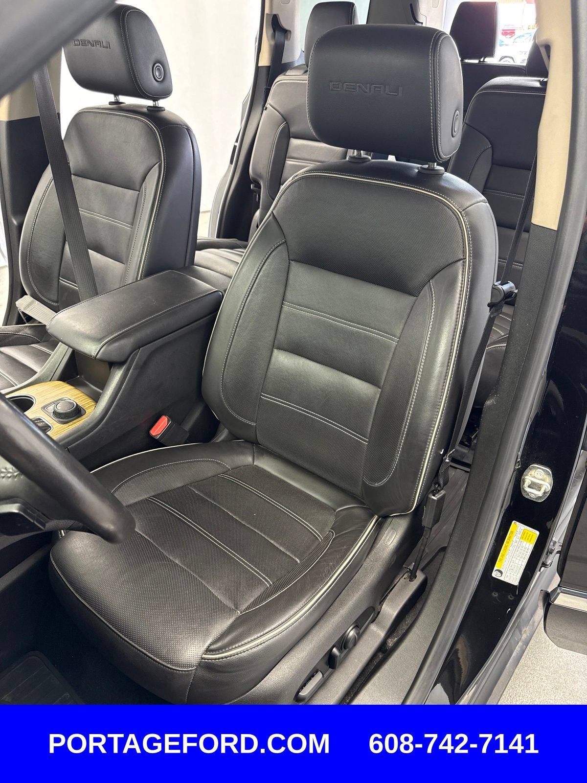 Used 2018 GMC Acadia Denali w/ Technology Package AWD/4WD image 8
