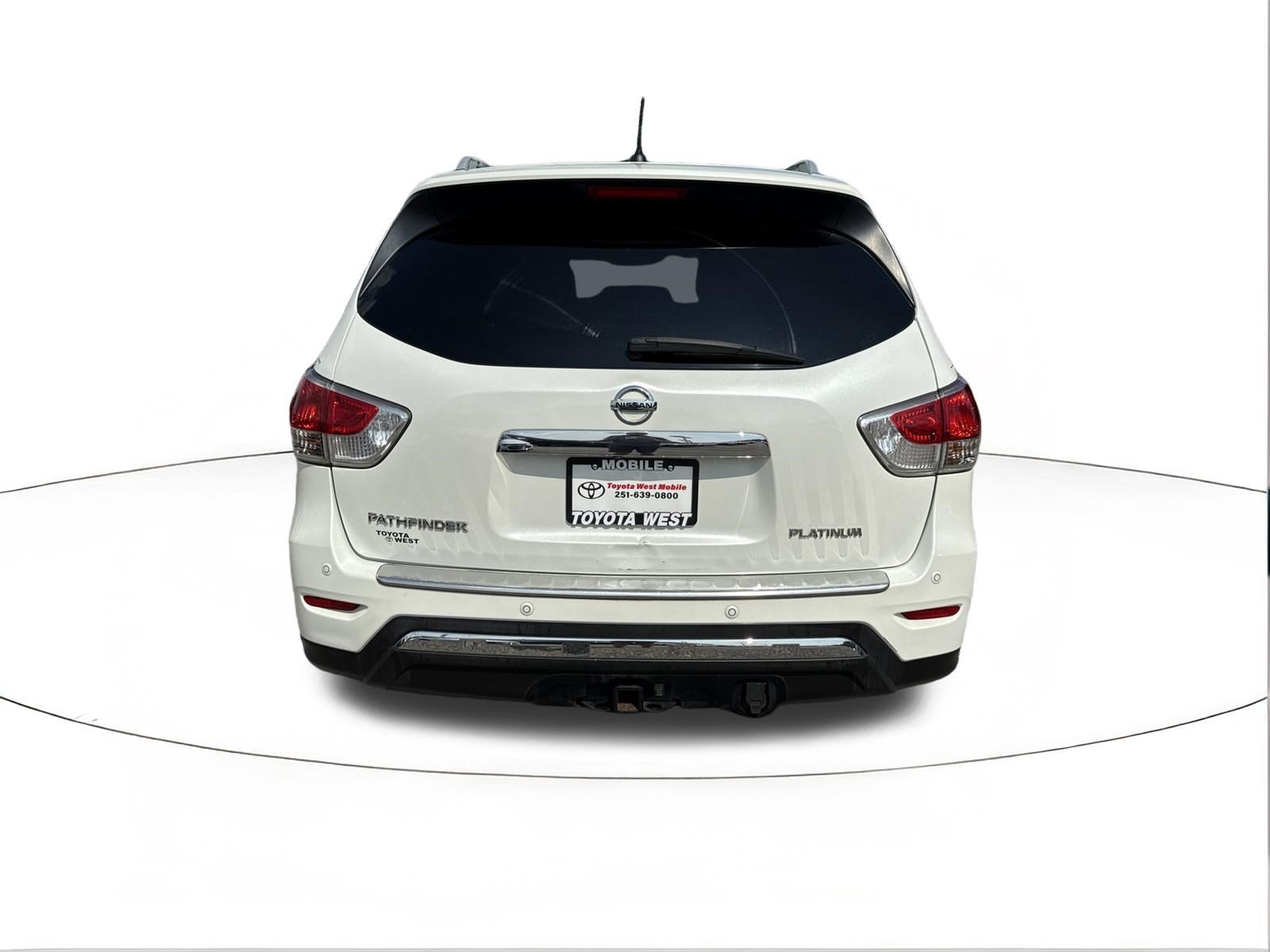Used 2015 Nissan Pathfinder Platinum FWD image 4