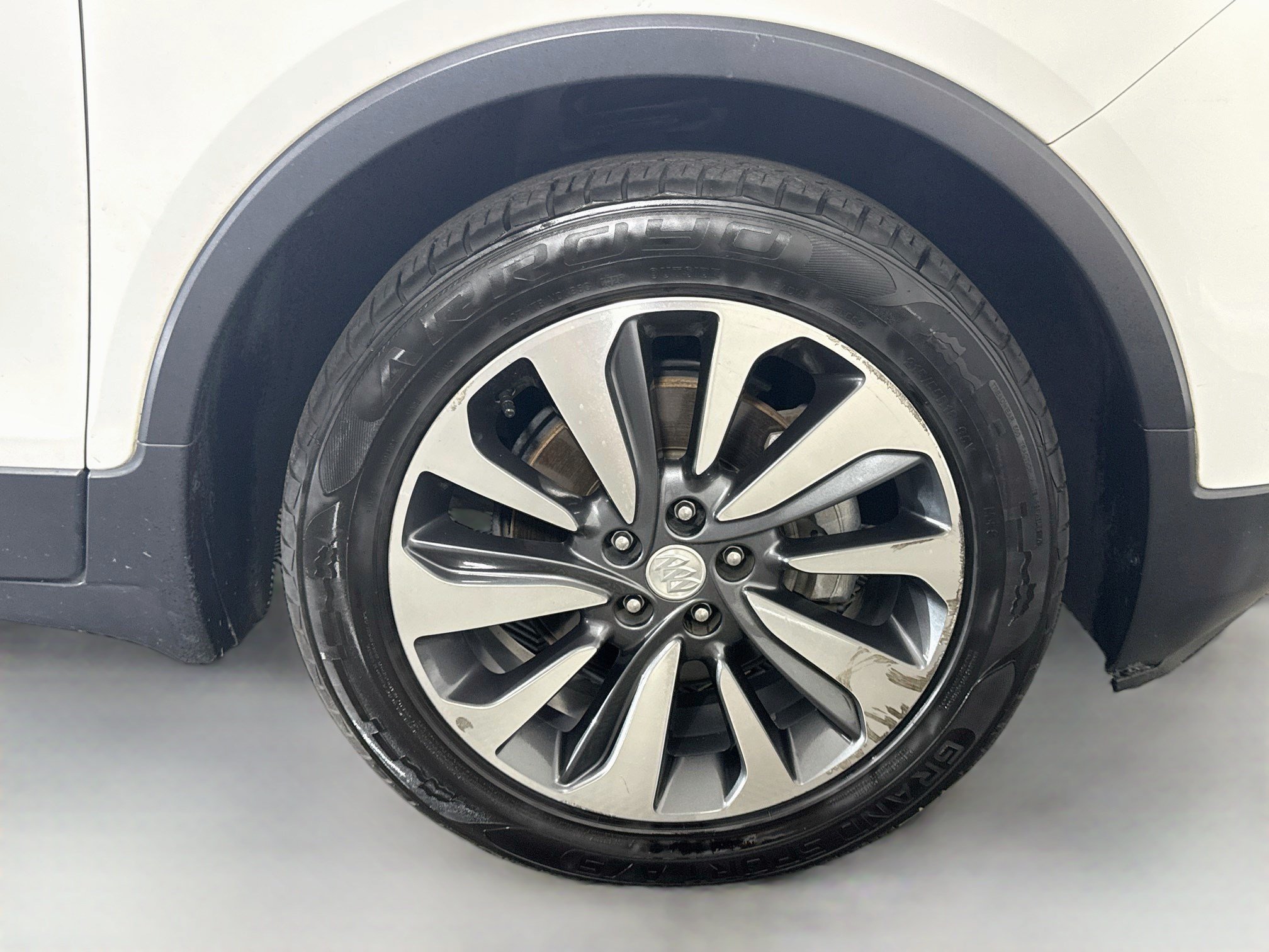 Used 2019 Buick Encore Essence FWD image 32