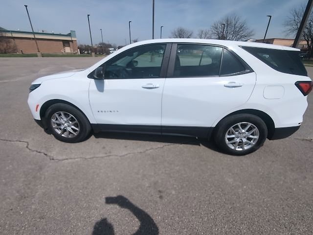 Used 2022 Chevrolet Equinox LS image 6