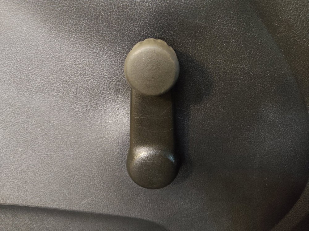 Used 2019 Nissan Versa S Plus image 32