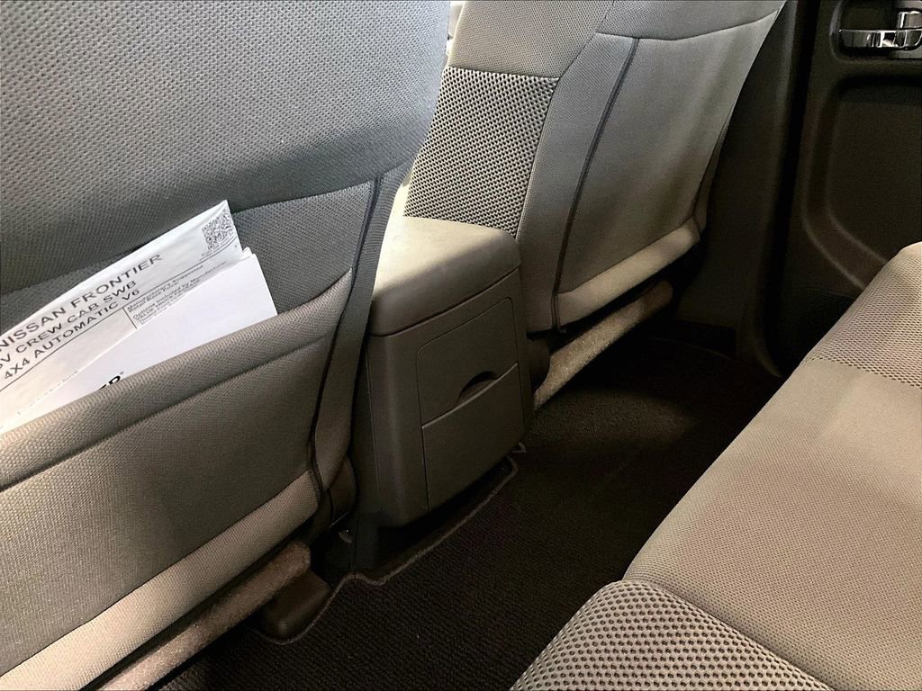 Used 2020 Nissan Frontier SV image 23
