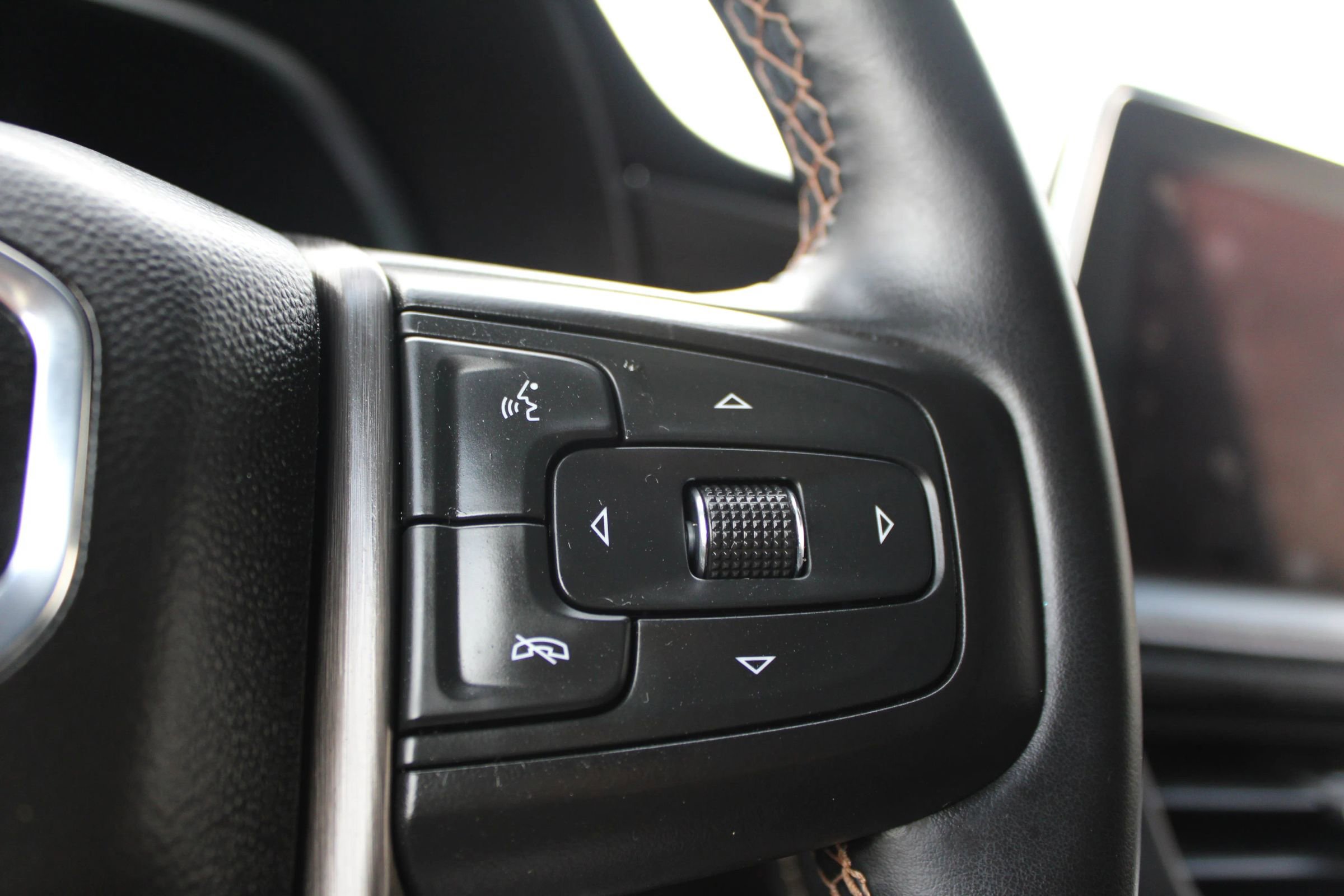 Used 2023 GMC Yukon AT4 w/ AT4 Premium Plus Package image 21