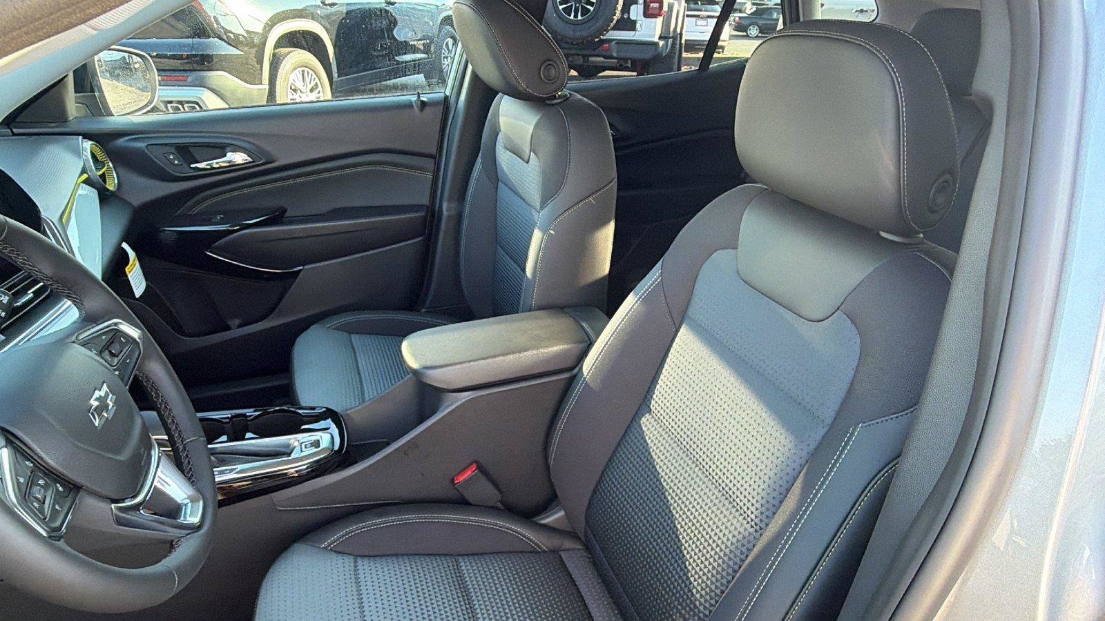 New 2026 Chevrolet Trax LT w/ Driver Confidence Package FWD image 16