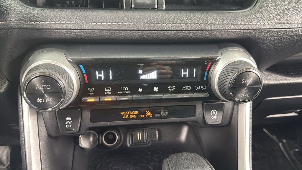 Used 2022 Toyota RAV4 XLE image 26