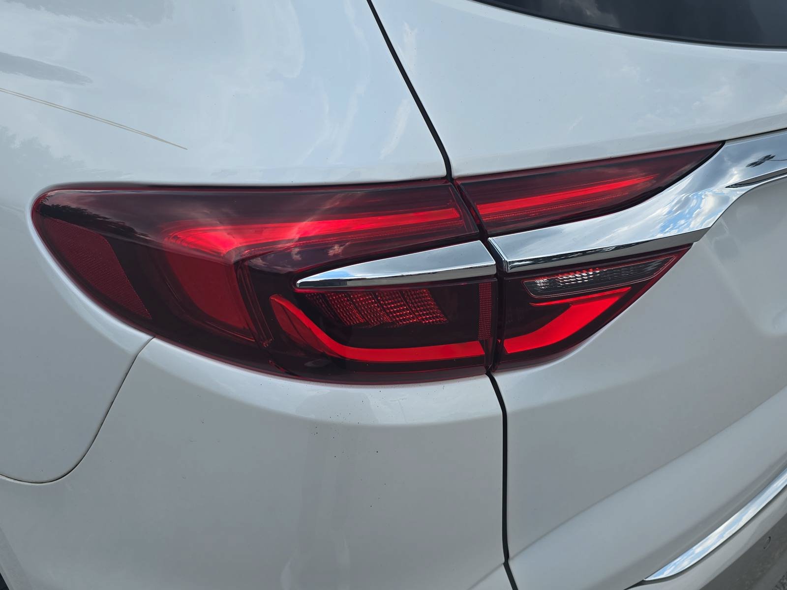 Used 2019 Buick Enclave Essence FWD image 36