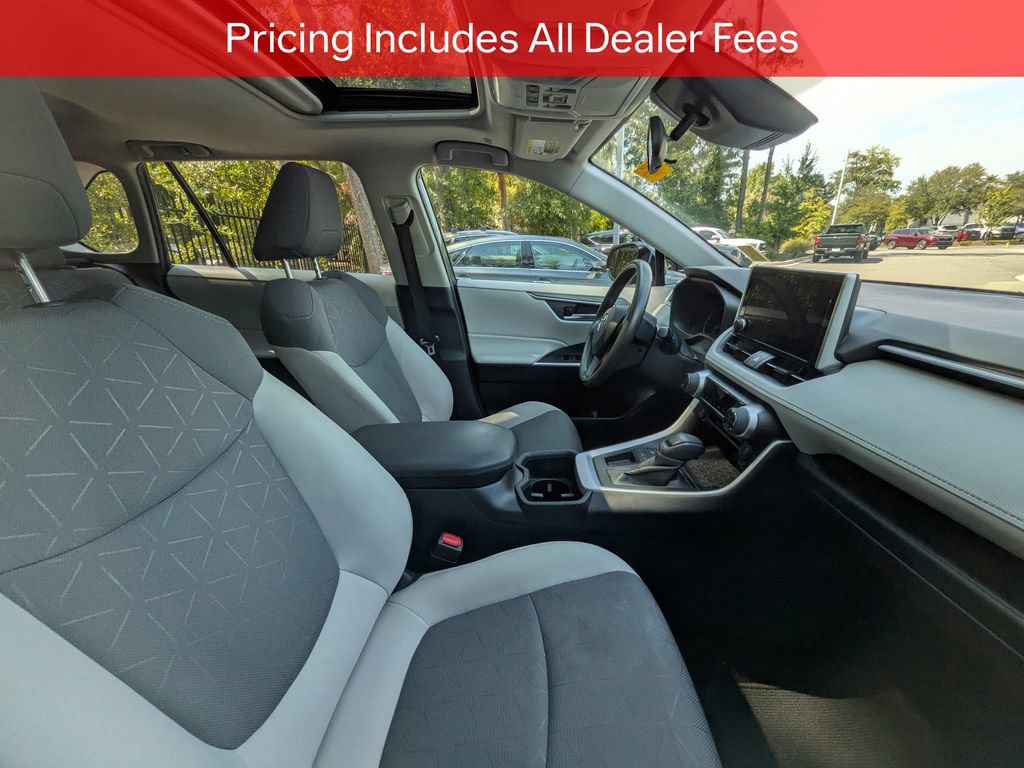 Used 2023 Toyota RAV4 XLE w/ Convenience Package FWD image 10