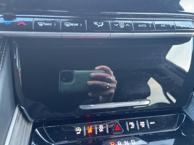 Used 2024 Jeep Wagoneer L Series II w/ Flexible Seating Group image 26